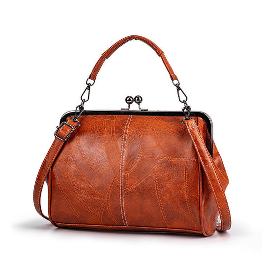 👛 2026 Retro Fashion Clip Bag – Stylish, Elegant & Practical for Everyday Use 👜✨